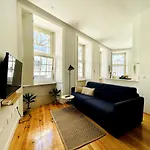 Central And Comfortable Apartment -Downtown