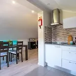 Charming House With Shared Pool In Atalaia 110 M²