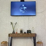 Cozy And Stylish Studio Apt Just 800M From The Beach - New On Booking!