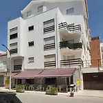 Comfortable Apartment In Nazare 55 M² With Private Parking