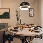 Badet - 3 Bedrooms, Office And Terrace In Alvalade
