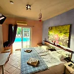Oceanfront Villa - 8 Rooms, 2 Kitchens With Pool, Billiard Table And Beach-Volleyball Court