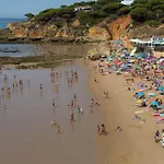 Quarto Charmoso A 300M Da Praia De Olhos De Agua !