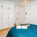 Hostwise - Sunny Flat W/ Balcony By The Algarve Sea