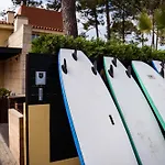 Golden Waves Surf And Yoga Lodge Furadouro
