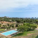 Pelican Alvor
