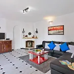 Villa Leoes By Villa Plus
