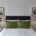 Smile And Wave Apartment