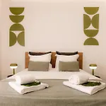 Carmo House