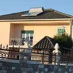 Tribo Da Praia - Almagreira Surf Hostel