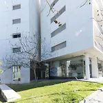 Lovelystay - Casas Brancas - Modern Apartment With Balcony & Free Private Parking