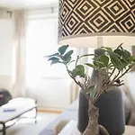 Lovelystay - Bonsai Light And Comfort Flat