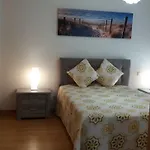 Apartamento Novo com Piscina Olhão