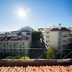 Quiet And Sunny Central Lisbon Apartment