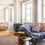 Graceful Design Apartment In Porto By Cozzy Homes