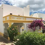 Villa c/ piscina próxima da praia