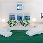 Cascais Center Minihouse For 2 - 3Min From The Sea