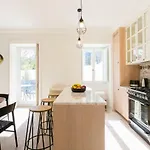 Joivy Stunning 2Br Apt With Garden, By The Avenida Subway And Botanical Garden Of Lisbon