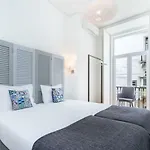 Porta Do Mar Deluxe Central Apartments