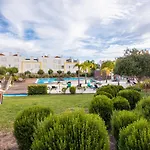 Cabanas Beach House - Pool View