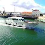 Lisbon Sea Suites - Lisbon Boat