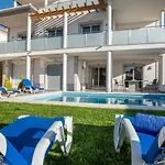 Luxury Vau Beach Villa With Private Heated Pool