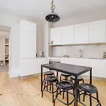 Nomad'S Terrace & Spacious