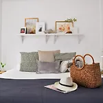 Lovelystay - Casa Salto - Charming Townhouse With Large Terrace