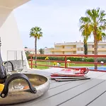 Lovelystay - 2Br Modern, Pool Access, Close To Marina & Beach