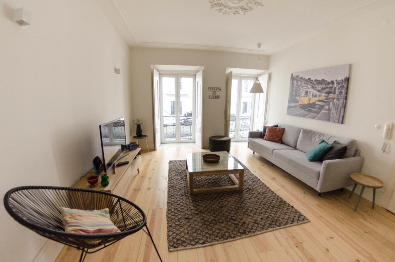 Altido Trendy 2br Apt In Sao Bento, Moments From Garden Sao Bento Lissabon