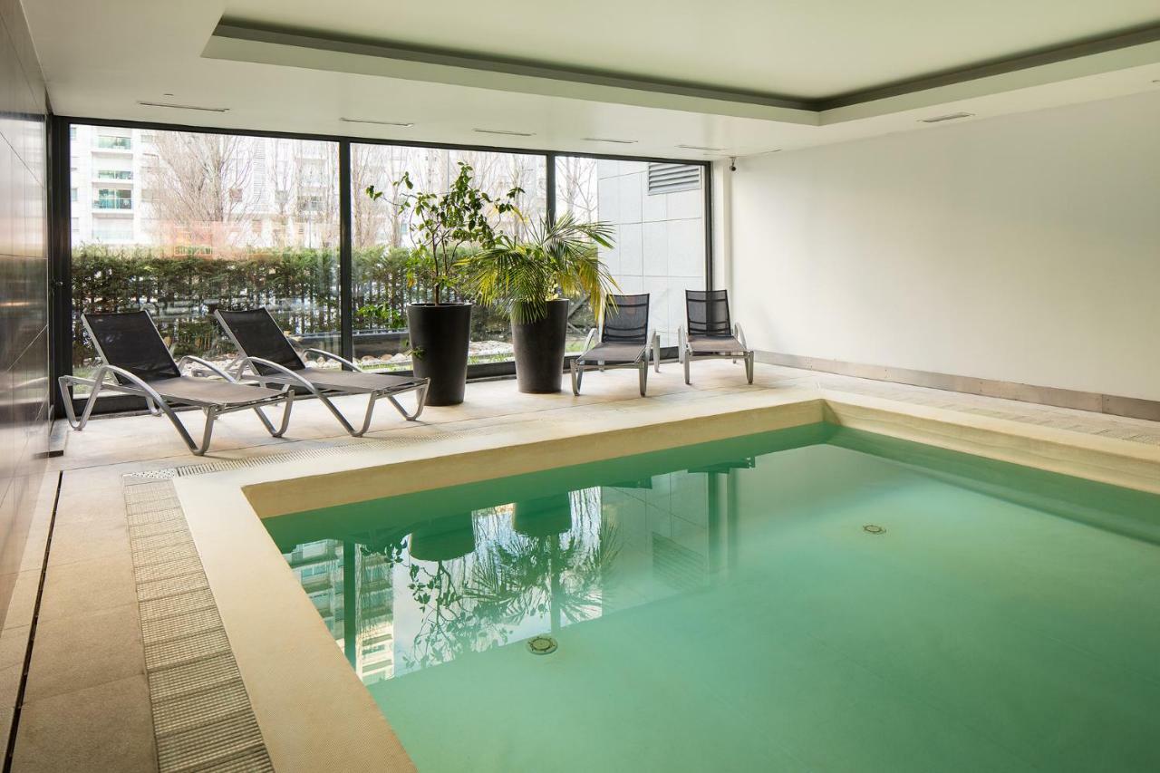 Апартаменты Skyscraper Riverview With Indoor Pool Лиссабон