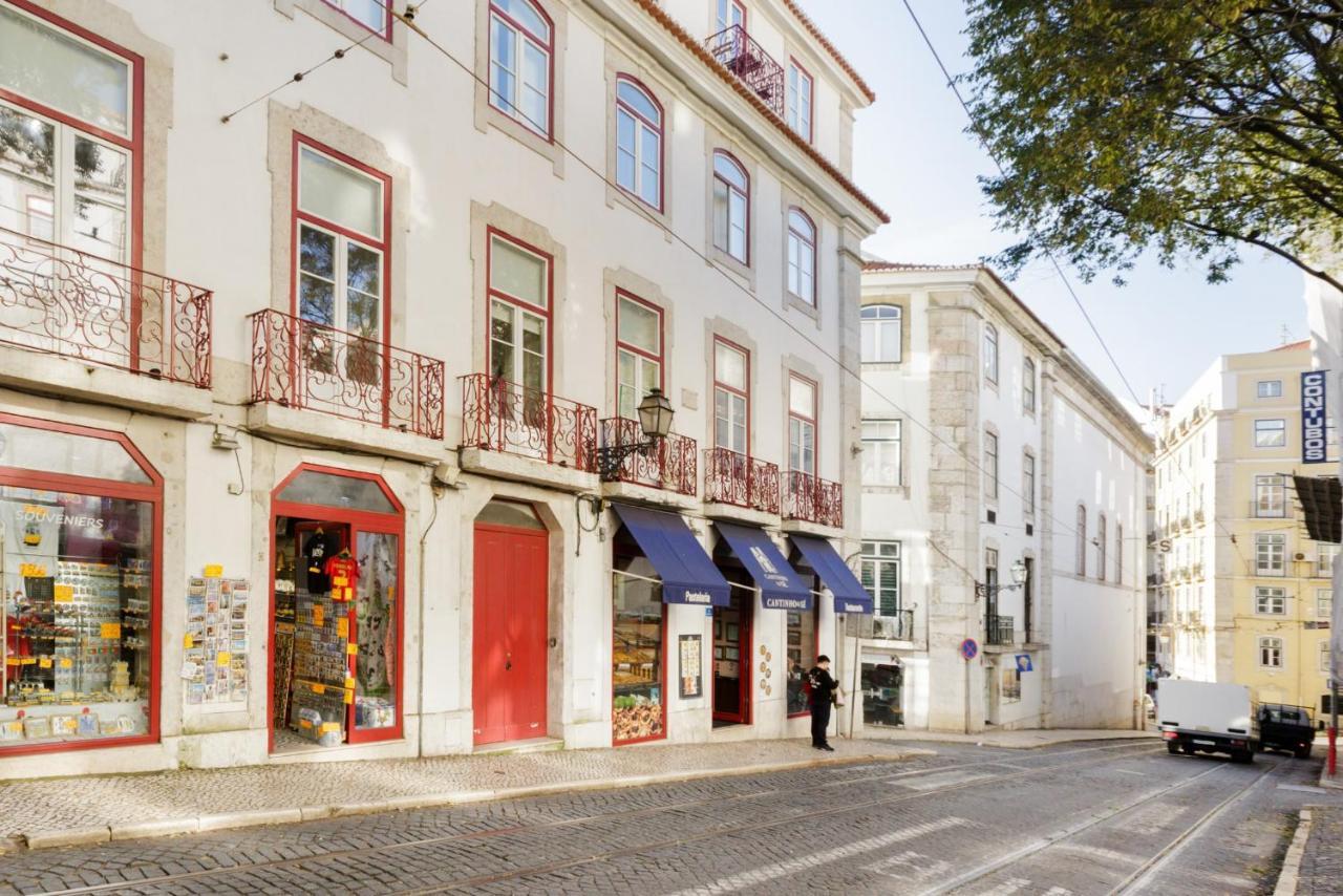 Alfama Sophisticate Flat With Balconies 2bedrs 2baths & Ac In 19th Century Building Historic Center Лиссабон